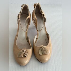 Coupleof Anthropologie Tan Women's Low Heel Leather Shoe Size 41